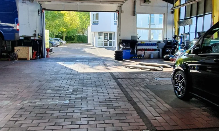 Auto Check-Up KFZ Meisterwerkstatt, Reifenservice, Achsvermessung für Wiesbaden & Mainz