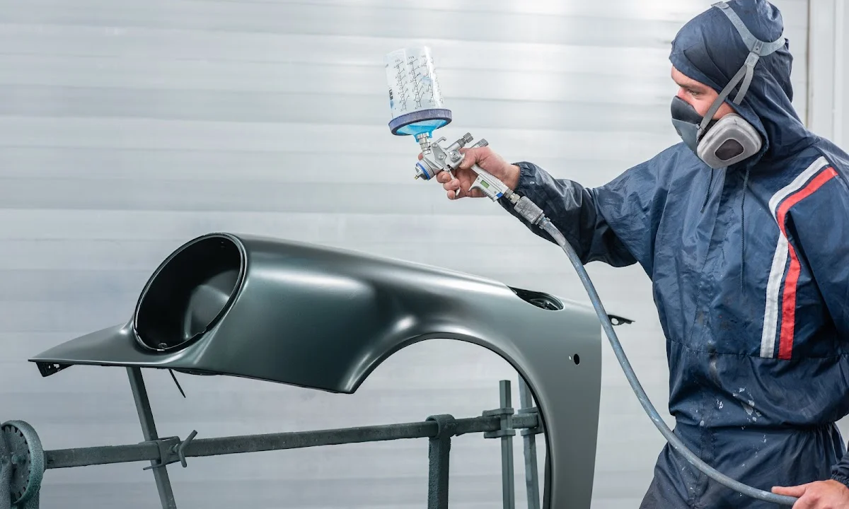 KFZ-WerkstÀtten Auto-Lackier-Center Chemnitz