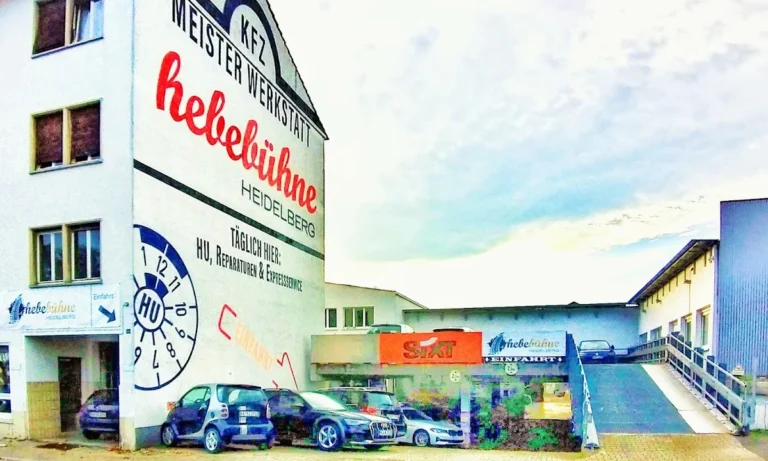 Autowerkstatt HEBEBÜHNE