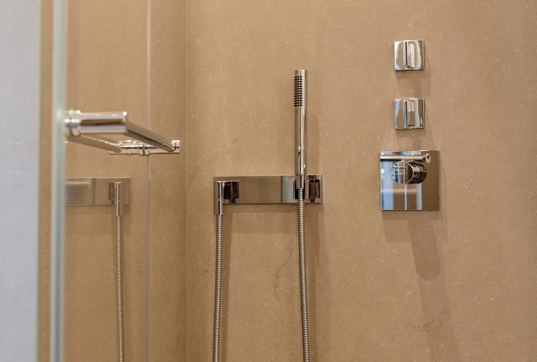 Fliesenleger Boor Fliesen + Sanitär GmbH Saarbrücken