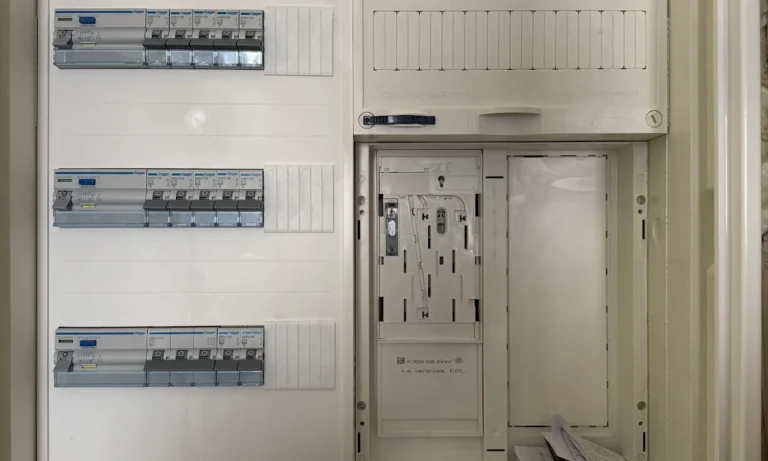 Elektro Voltage : Elektriker in Berlin | Elektriker Notdienst