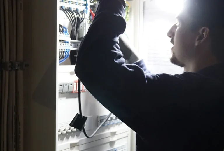 Felix Füllenbach Elektrotechnik Elektriker-Eimsbüttel