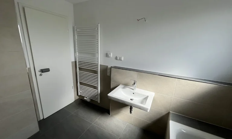 Fliesen Jens Brinkmann | Fliesenleger / Fliesen Wuppertal | fliesend.de | Badgestaltung 🖤🧡