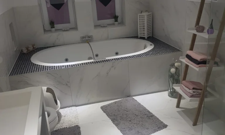 FLIESENLEGER & SANITÄR & BADEWANNE ZUR DUSCHE