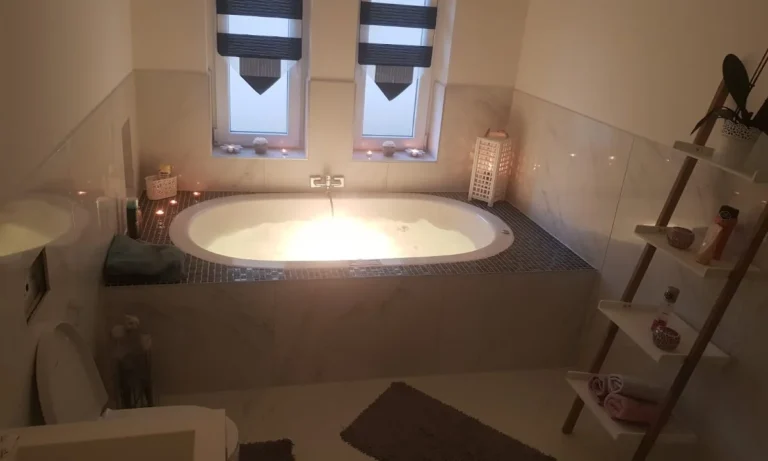 FLIESENLEGER & SANITÄR & BADEWANNE ZUR DUSCHE