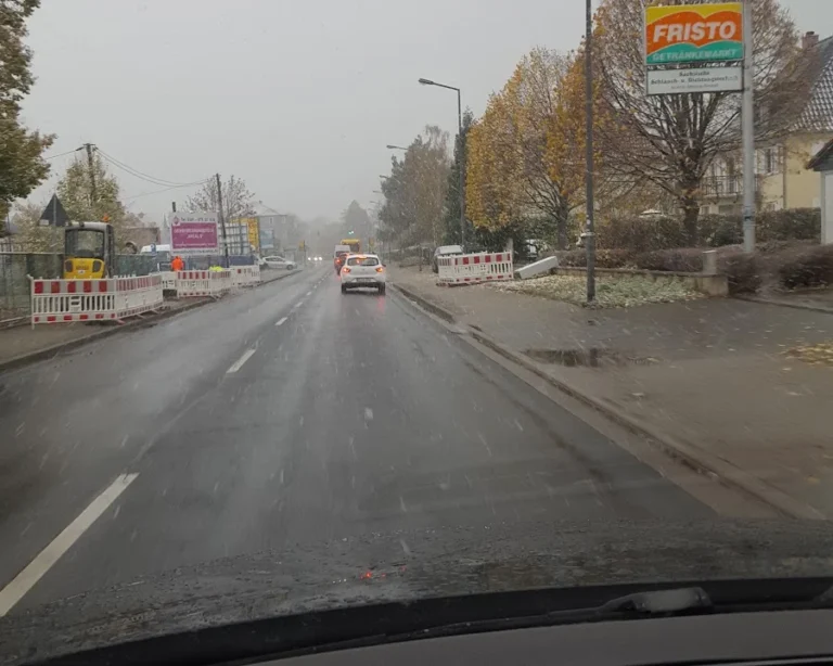 Freie KFZ Werkstatt Schrank