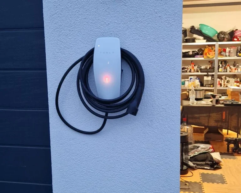 H-and-S, Dennis Holzer, Nikolaj Salnikov GdbR.