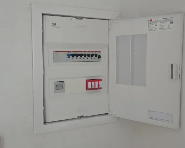 H-and-S, Dennis Holzer, Nikolaj Salnikov GdbR.