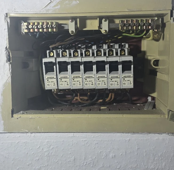 Elektriker H-and-S, Dennis Holzer, Nikolaj Salnikov GdbR. Kaiserslautern