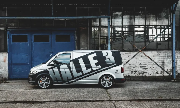 Halle 3 KFZ Meisterbetrieb und Lackiertechnik / Matthias Schingen