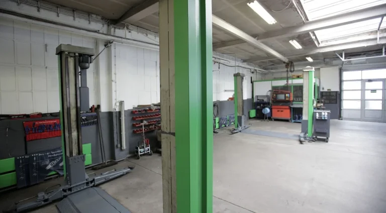 J. S. Automobiltechnik J. Schittkowski G.m.b.H. in Essen