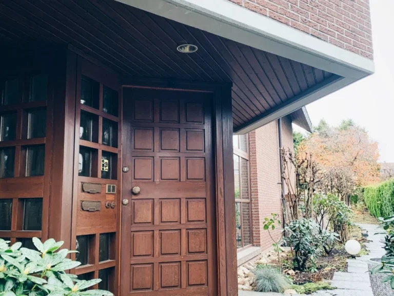 JK Montagebau | Fenster & Türen