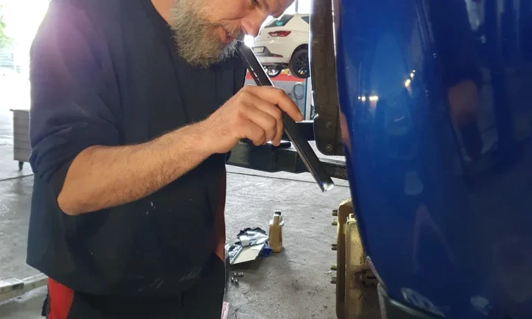 Kfz-Meister Eder: Autowerkstatt Hamburg Stellingen