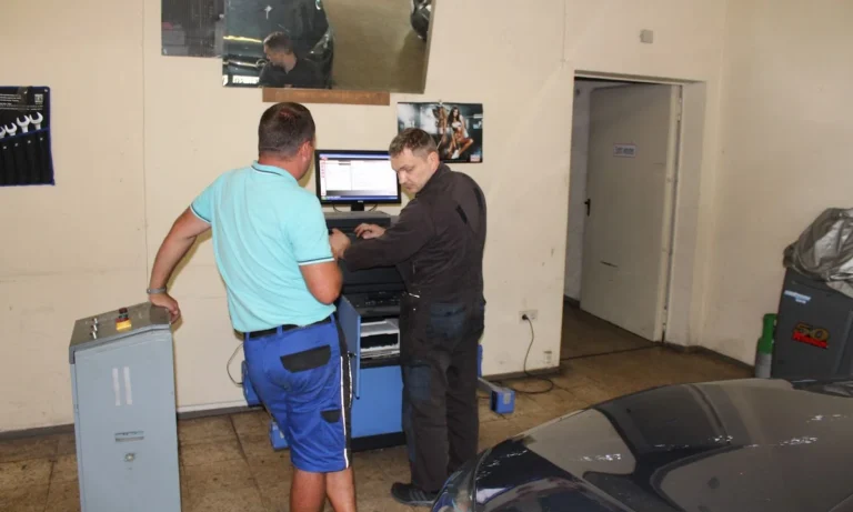 KFZ-Teile Schönfeld