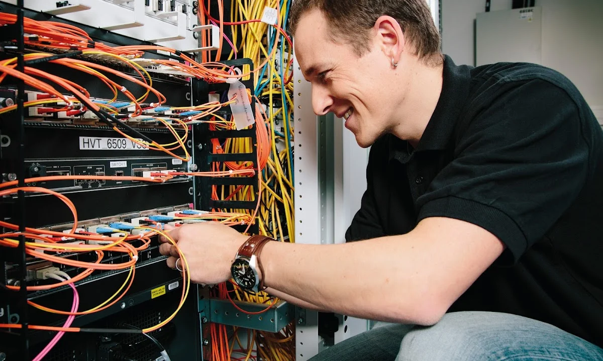 Elektriker Leuchtkraft Elektrotechnik GmbH Hamburg