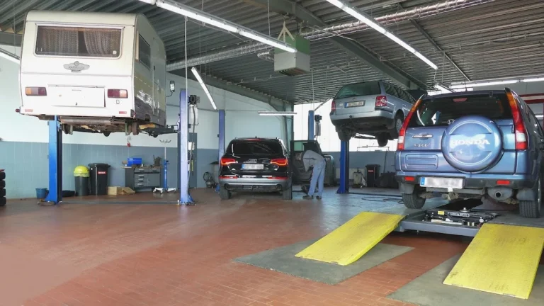 Peters Autoservice: Kfz-Meisterbetrieb und unabhängiger Kfz-Fachbetrieb für Fahrzeugtechnik und Reifenservice in Neumünster