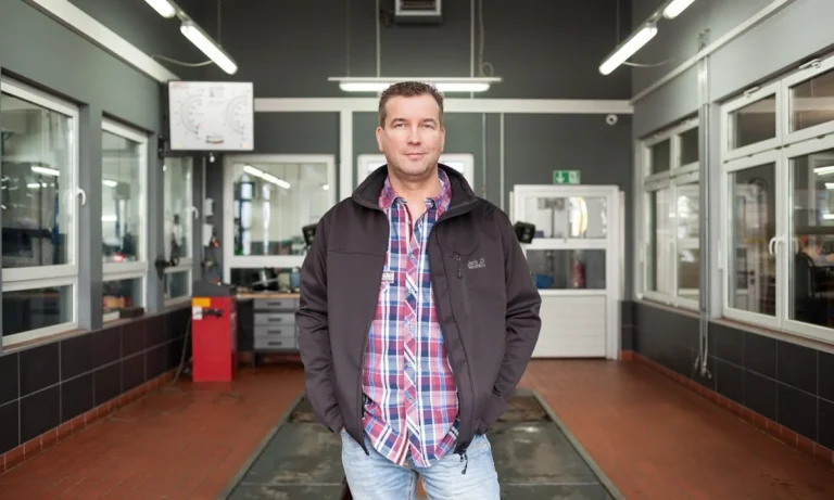 Peters Autoservice: Kfz-Meisterbetrieb und unabhängiger Kfz-Fachbetrieb für Fahrzeugtechnik und Reifenservice in Neumünster