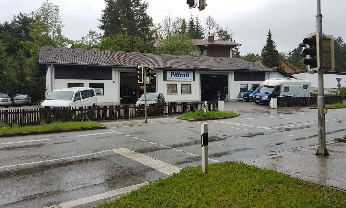 KFZ-Werkstätten Pittroff KFZ Werkstatt & Reifen GmbH München