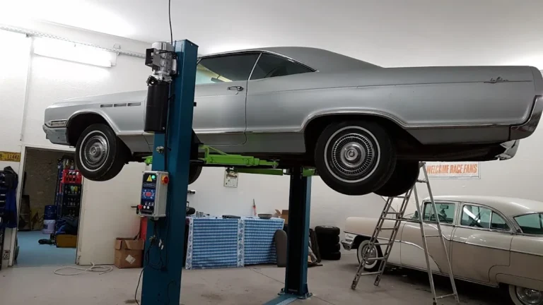 Roscoe's Road Rocket Garage