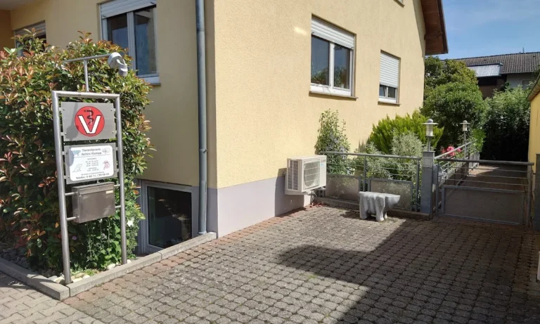 Tierarzt Achim Klumpp