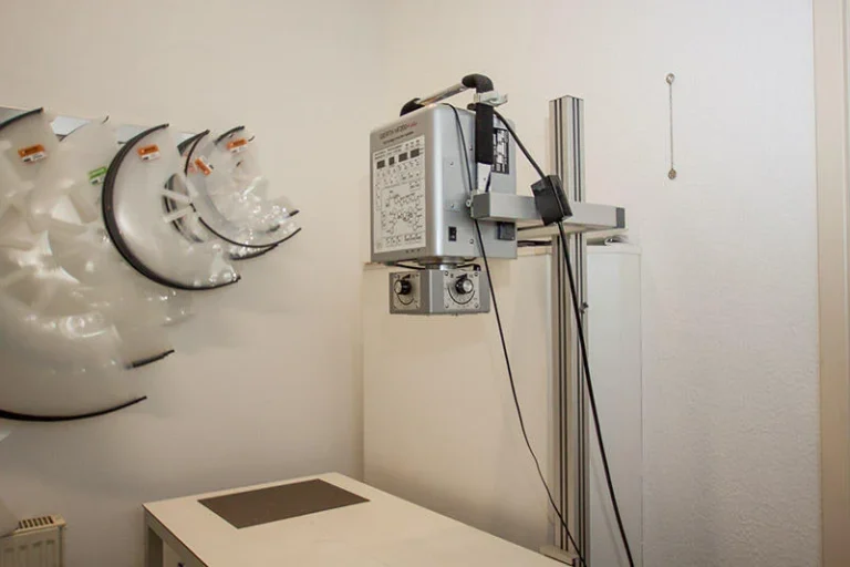 Tierarztpraxis Dr. Schwarz Deutsches Dorf 47, 14776 Brandenburg