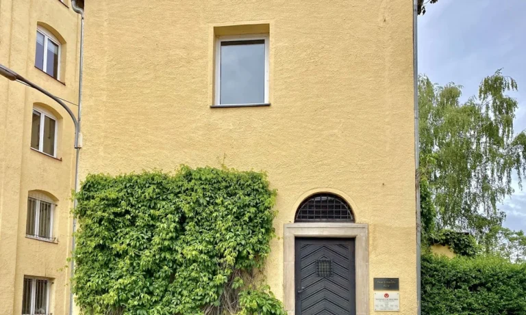 Tierarztpraxis in der Vacher Mühle Tierärztin Katharina Kratz