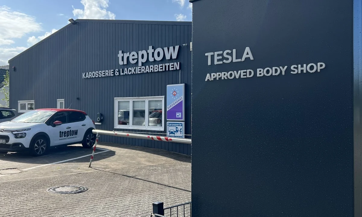 KFZ-Werkstätten treptow Karosserie & Lackierarbeiten GmbH Fahrzeuglackierung & Karosseriebauer Neumünster