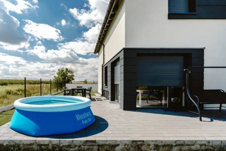 WIR machen BAUELEMENTE - Fenster, Haustür, Rollladen, Fliegengitter - Lübeck