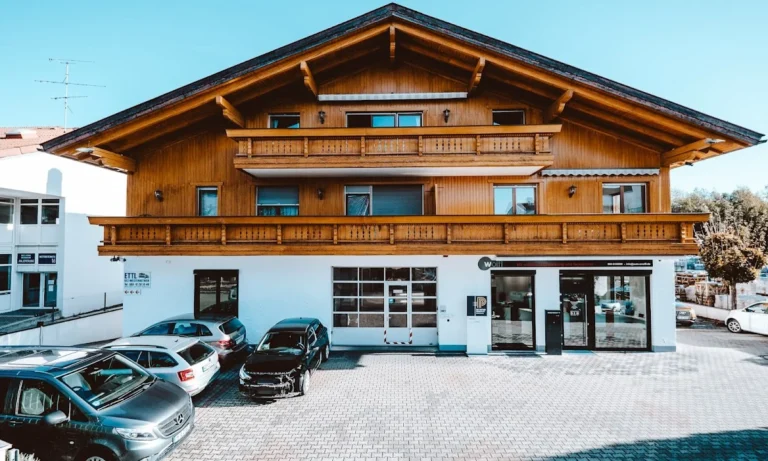 Wölfl GmbH Kfz Unfallinstandsetzung und Lackiererei München